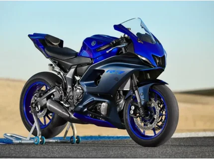 Buy Yamaha R7: Power & Elegance Combined | BestGaddi.com