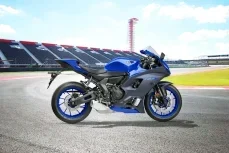 Buy Yamaha R7: Power & Elegance Combined | BestGaddi.com