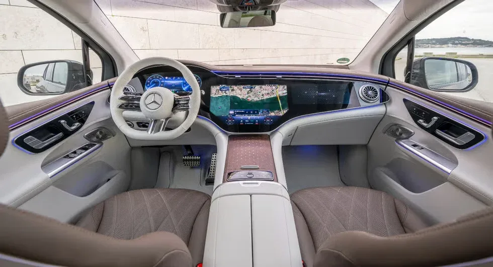 Mercedes-Maybach-EQS-680-SUV-interior-2