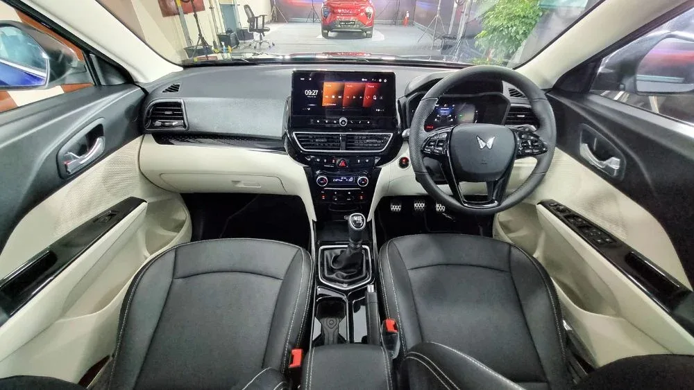 mahindra xuv 3xo revx